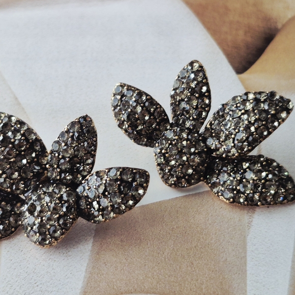 Sparkling Floral Earrings - Picture 8 of 12